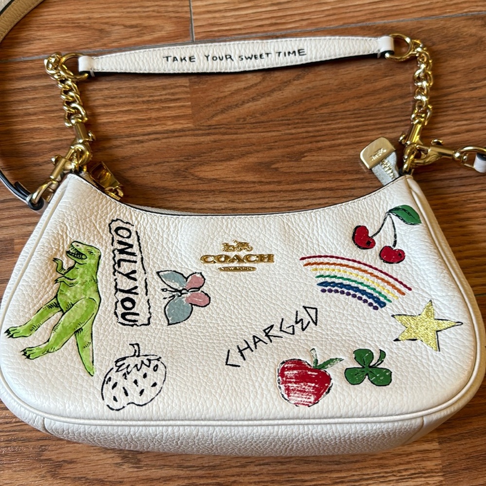 Coach Sketch print teri shoulder bag （like brand new)